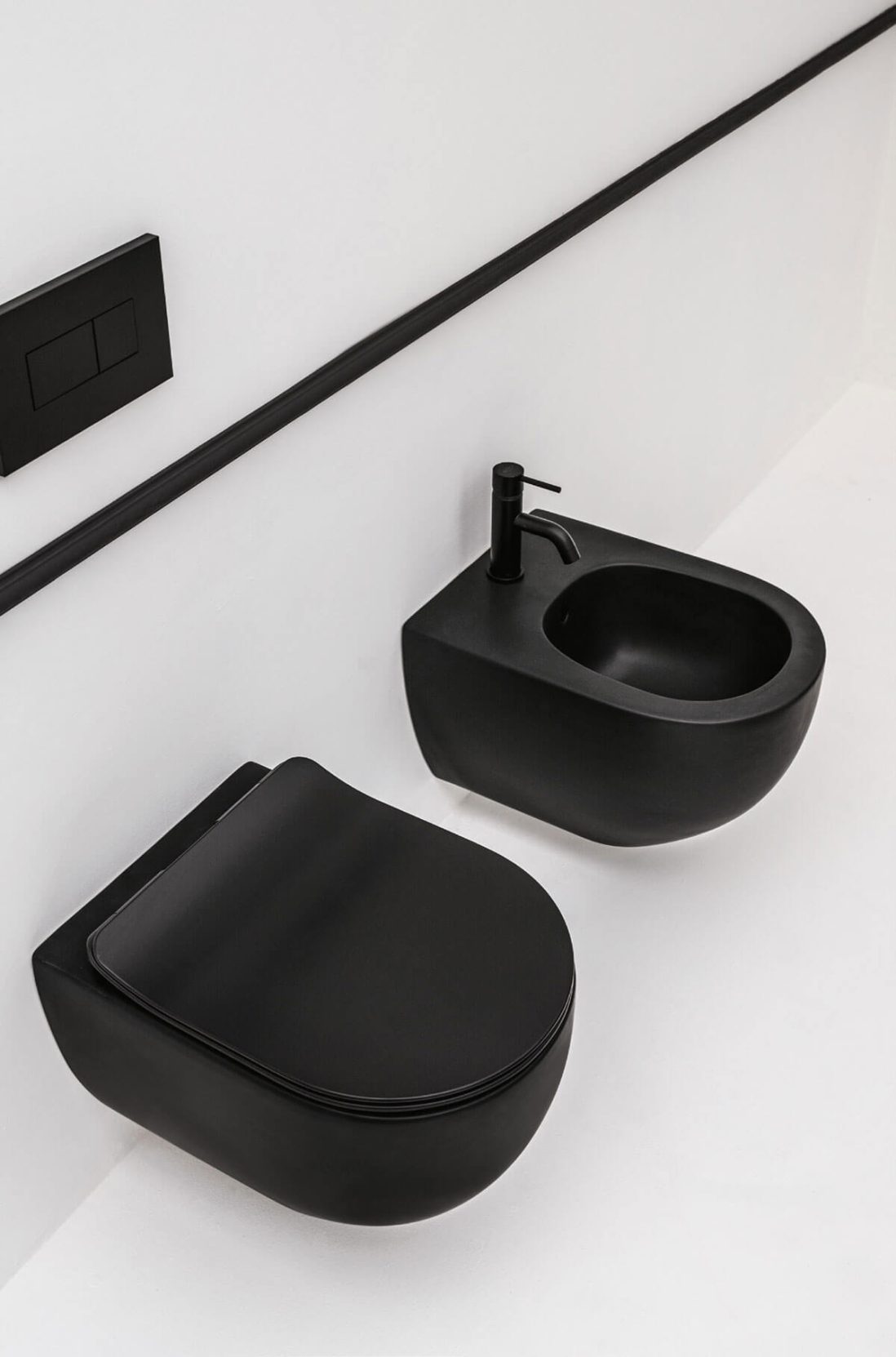 Окачена тоалетна чиния AхA Glomp черен мат - Окачени тоалетни чинии -  AVE Ceramica
