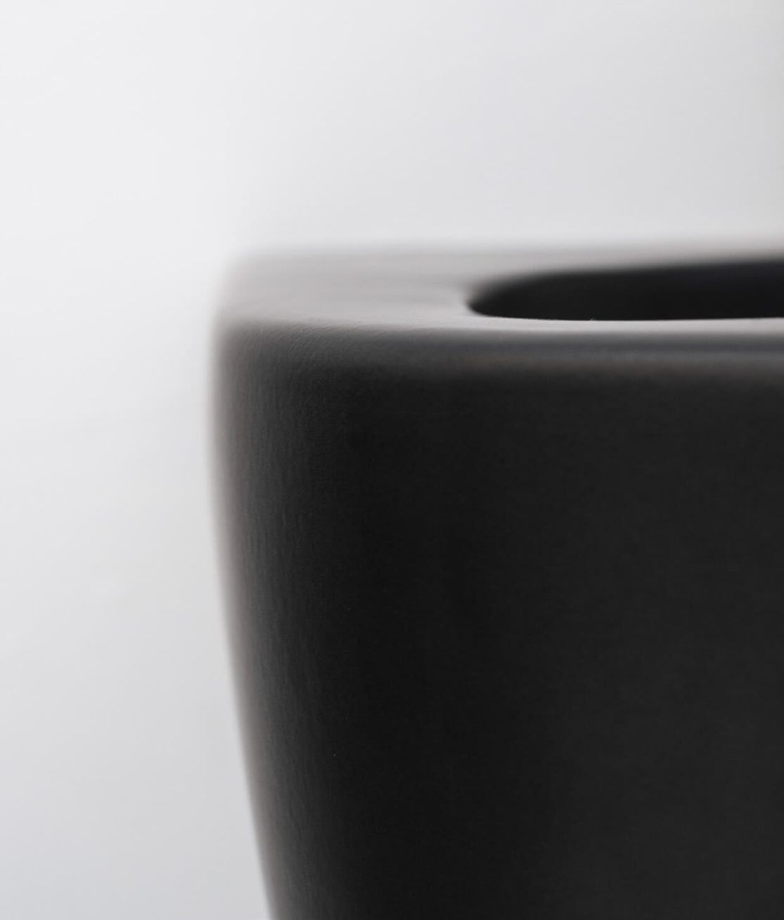 Окачена тоалетна чиния AхA Glomp черен мат - AVE Ceramica